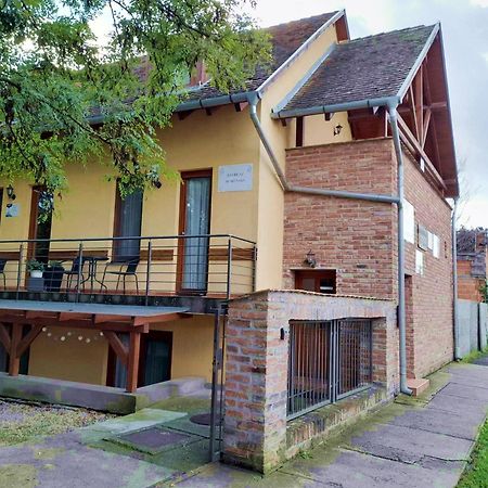 Bambusz Apartman Дьюла Экстерьер фото