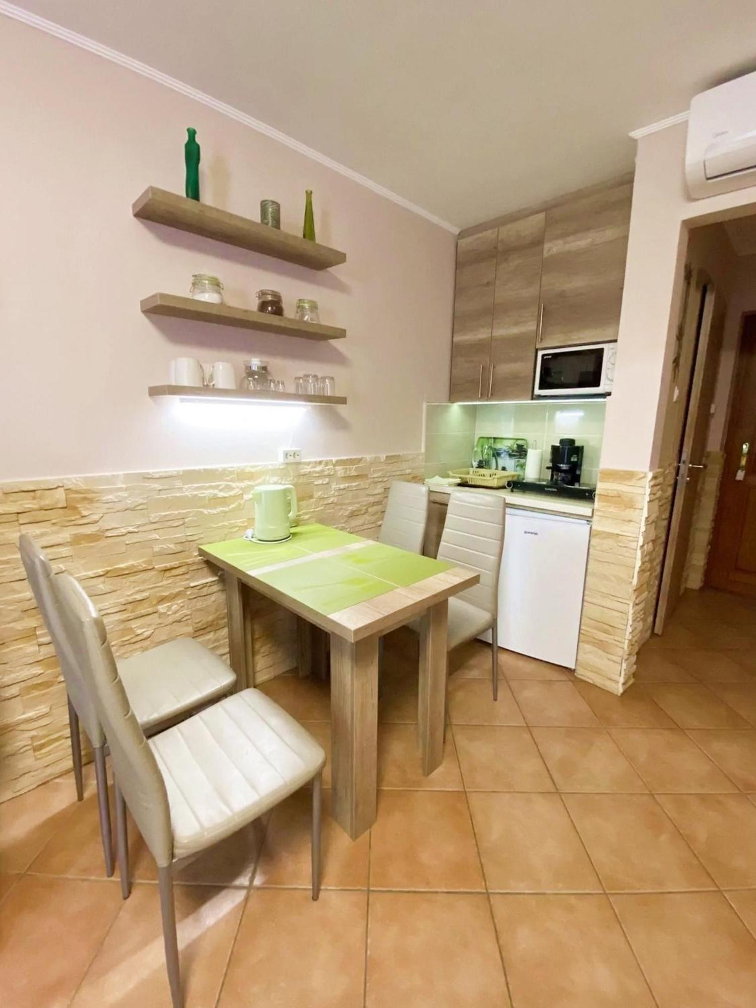 Bambusz Apartman Дьюла Экстерьер фото