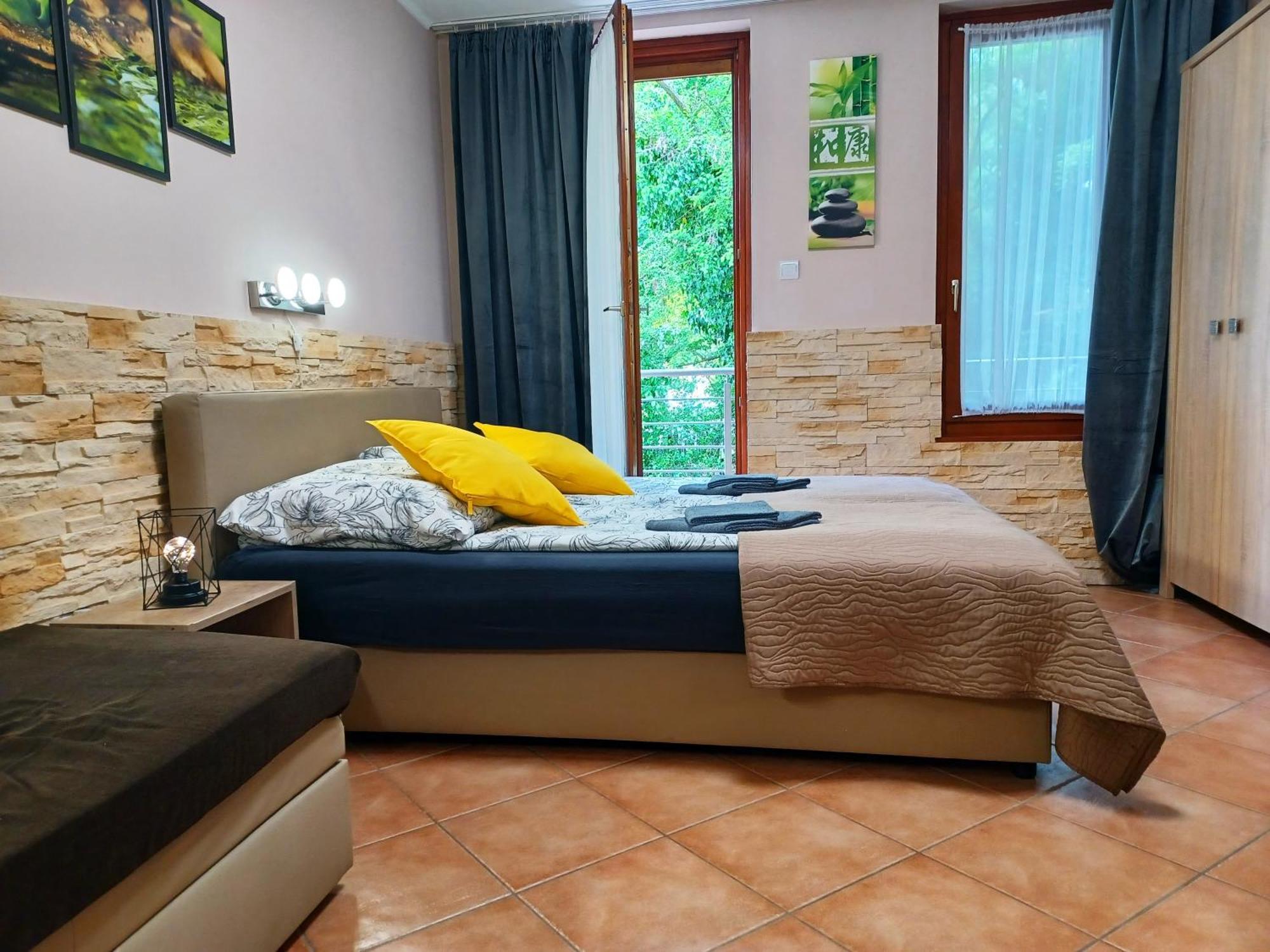 Bambusz Apartman Дьюла Экстерьер фото