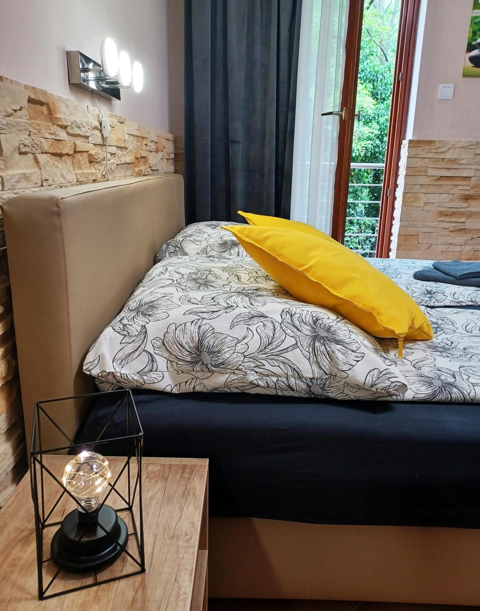 Bambusz Apartman Дьюла Экстерьер фото